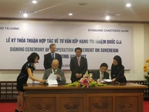 越南财政部与渣打银行签署合作协议 